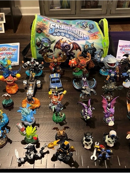 Source Unknown Other - Activision Skylanders Action Figure Lot 43 Figures Total Carry Case Games Giants